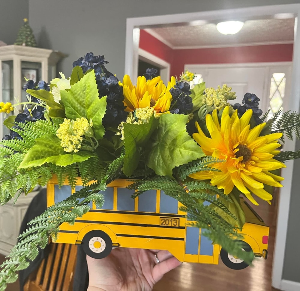 imagem do arquivo vetor para download Caixa de flores para ônibus escolar