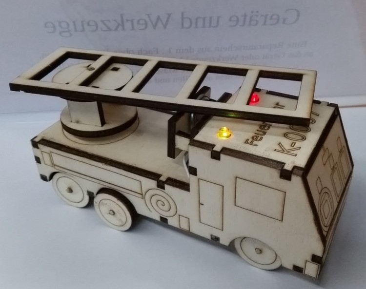 imagem do arquivo vetor para download Caminhão de Bombeiros Cortado a Laser 