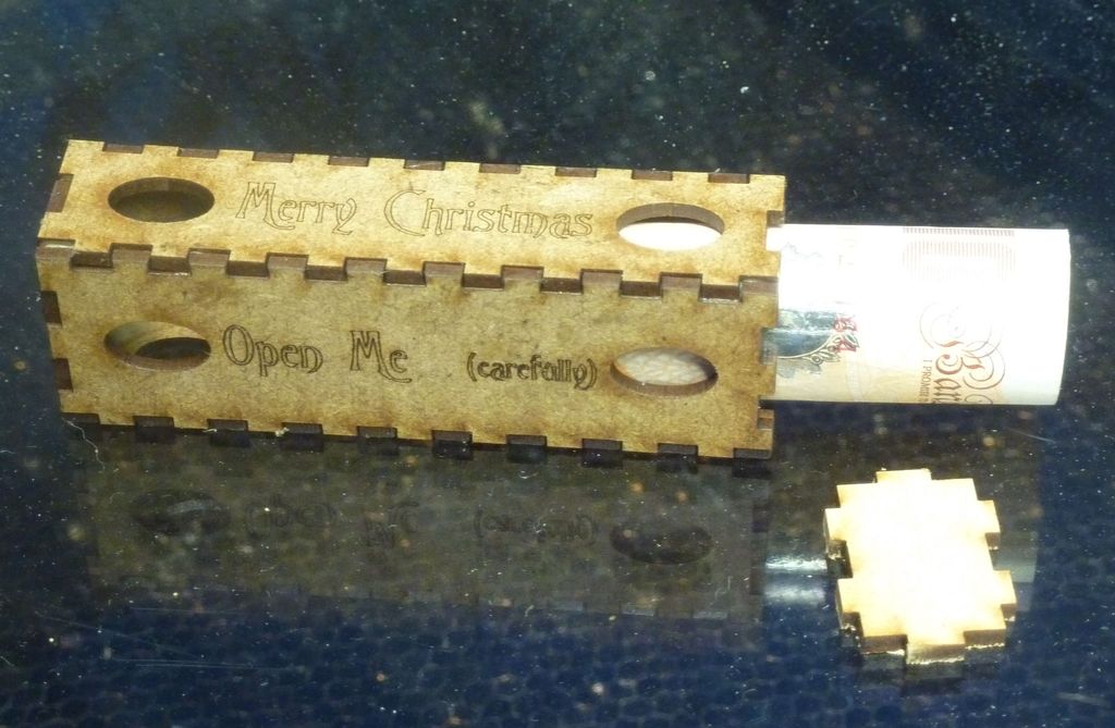 imagem do arquivo vetor para download Caixa de Dinheiro de Natal Cortada a Laser
