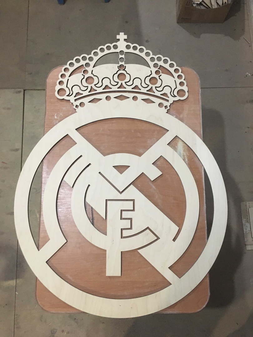 imagem do arquivo vetor para download Logotipo do Real Madrid em Madeira