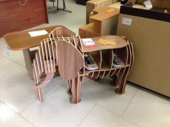 imagem do arquivo vetor para download Mesa do elefante da prateleira