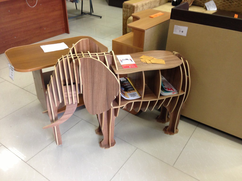 imagem do arquivo vetor para download Mesa do elefante da prateleira