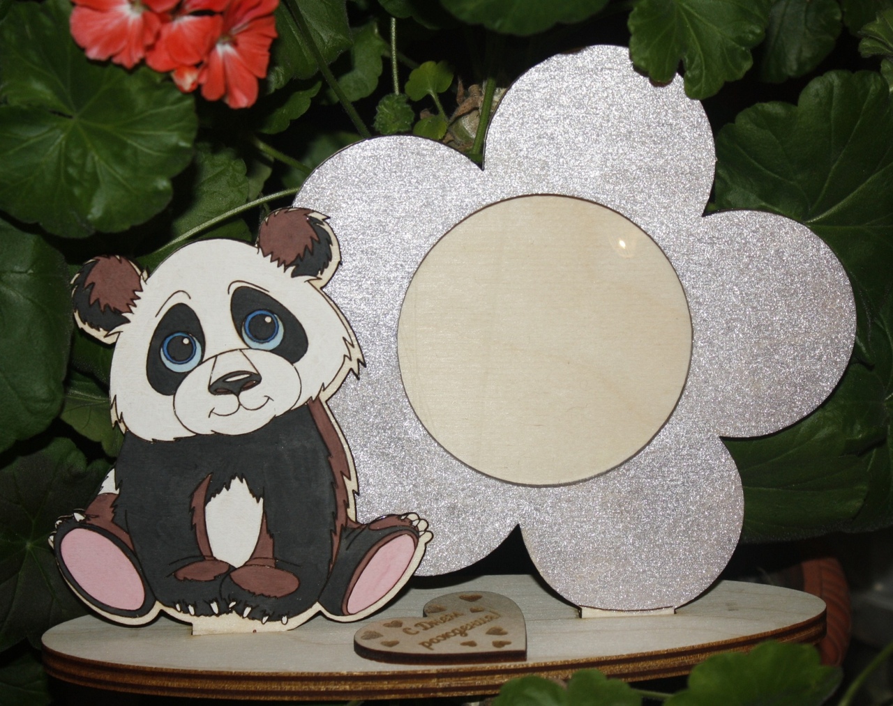 imagem do arquivo vetor para download Moldura de Foto de Panda Cortada a Laser