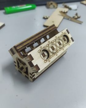 imagem do arquivo vetor para download Motor V8 de Madeira Cortado a Laser
