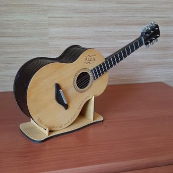 imagem do arquivo vetor para download Porquinho Cofre em Forma de Guitarra 