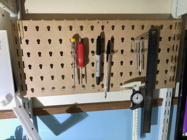 imagem do arquivo vetor para download Suporte para ferramentas Pegboard