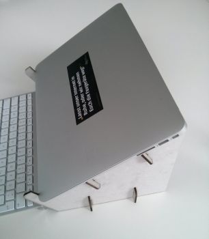 imagem do arquivo vetor para download Suporte para laptop mdf