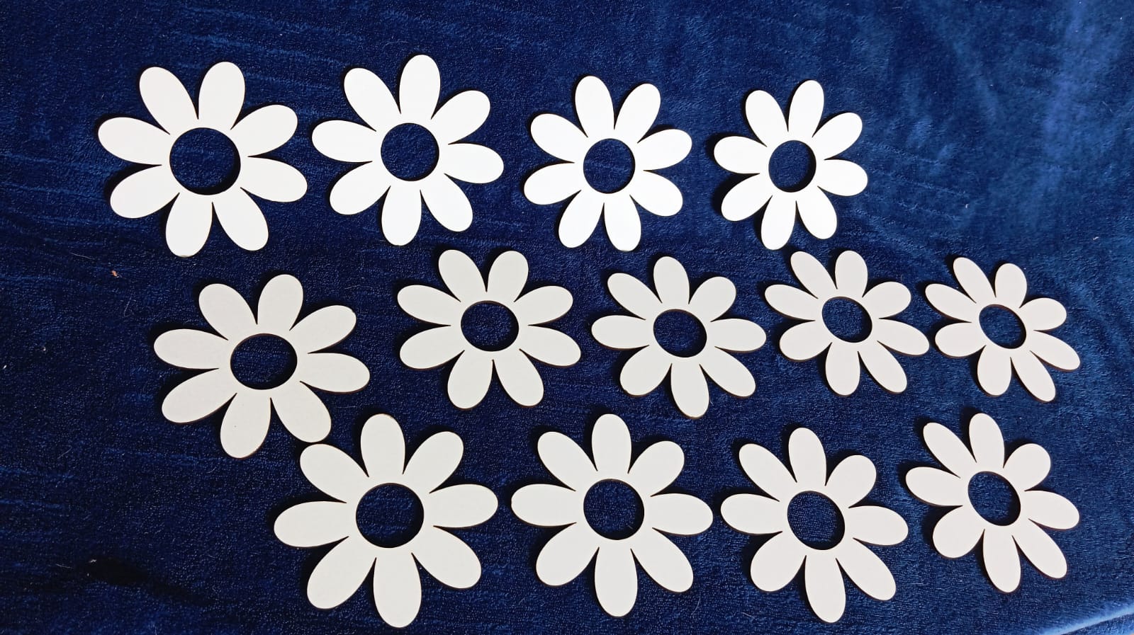 imagem do arquivo vetor para download FLORES MARGARIDA DECORATIVAS E PORTA GUARDANAPO