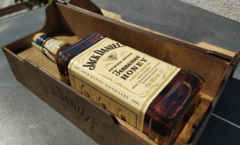 imagem do arquivo vetor para download Caixa de Presente Jack Daniels 70cl  4mm