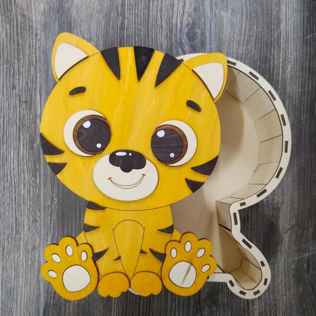 imagem do arquivo vetor para download Caixa de Presente em Forma de Tigre para o Natal 