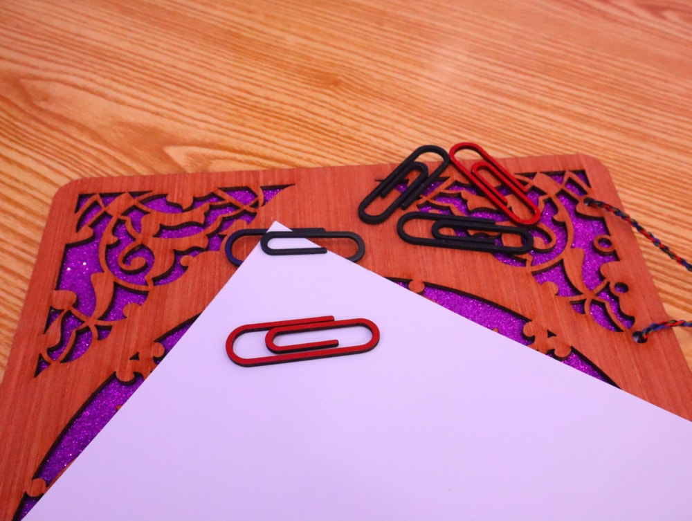imagem do arquivo vetor para download Clips de Papel de Madeira Cortados a Laser 
