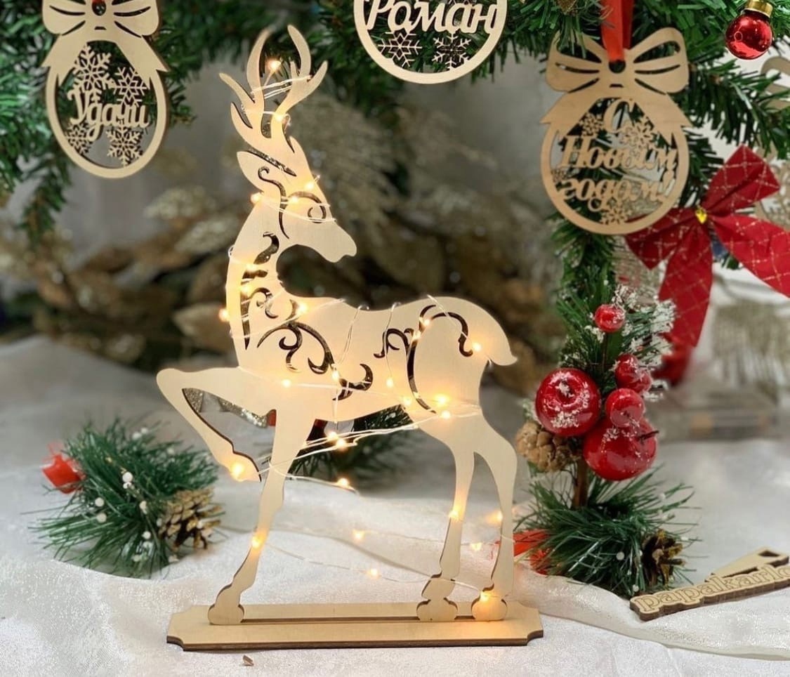 imagem do arquivo vetor para download Decoração de Natal e Ano Novo com Cervo 