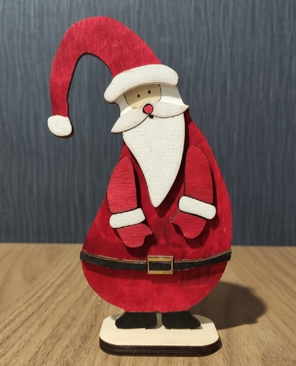 imagem do arquivo vetor para download Gnomo de Papai Noel em Pé para o Natal 