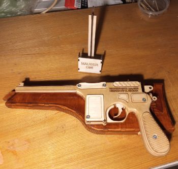 imagem do arquivo vetor para download Pistola de brinquedo Mauser C96