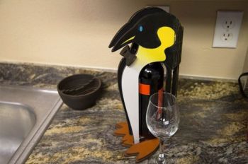 imagem do arquivo vetor para download Suporte de Garrafa de Vinho em Forma de Pinguim 