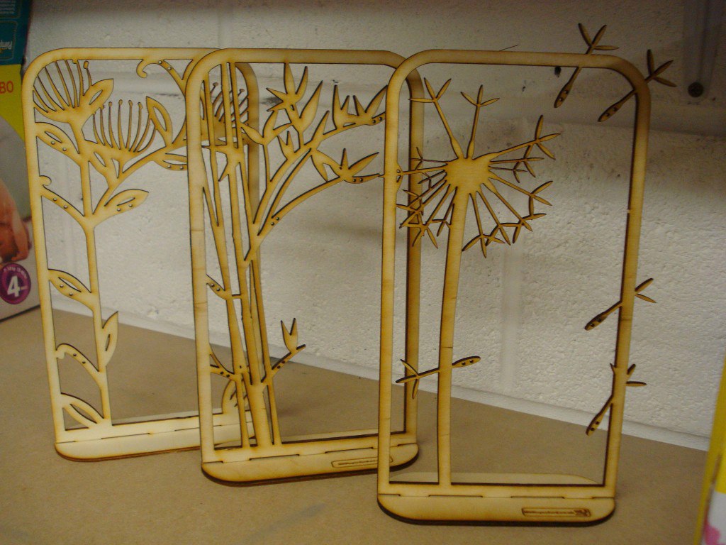 imagem do arquivo vetor para download Suporte de Joias para Corte a Laser
