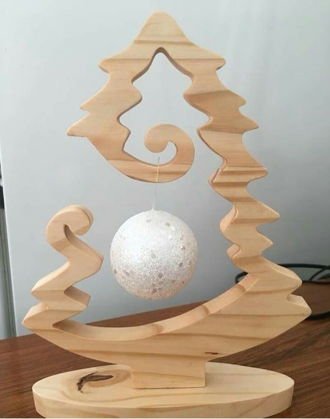 imagem do arquivo vetor para download Escultura Árvore de Natal